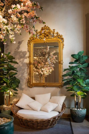 City Center - Avenue Luxury Apartment - PRIVATE FREE PARKING